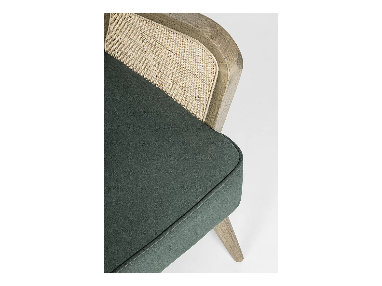 Rucha fauteuil van natuurlijk hout en rotan met groen fluwelen zitting 64 cm