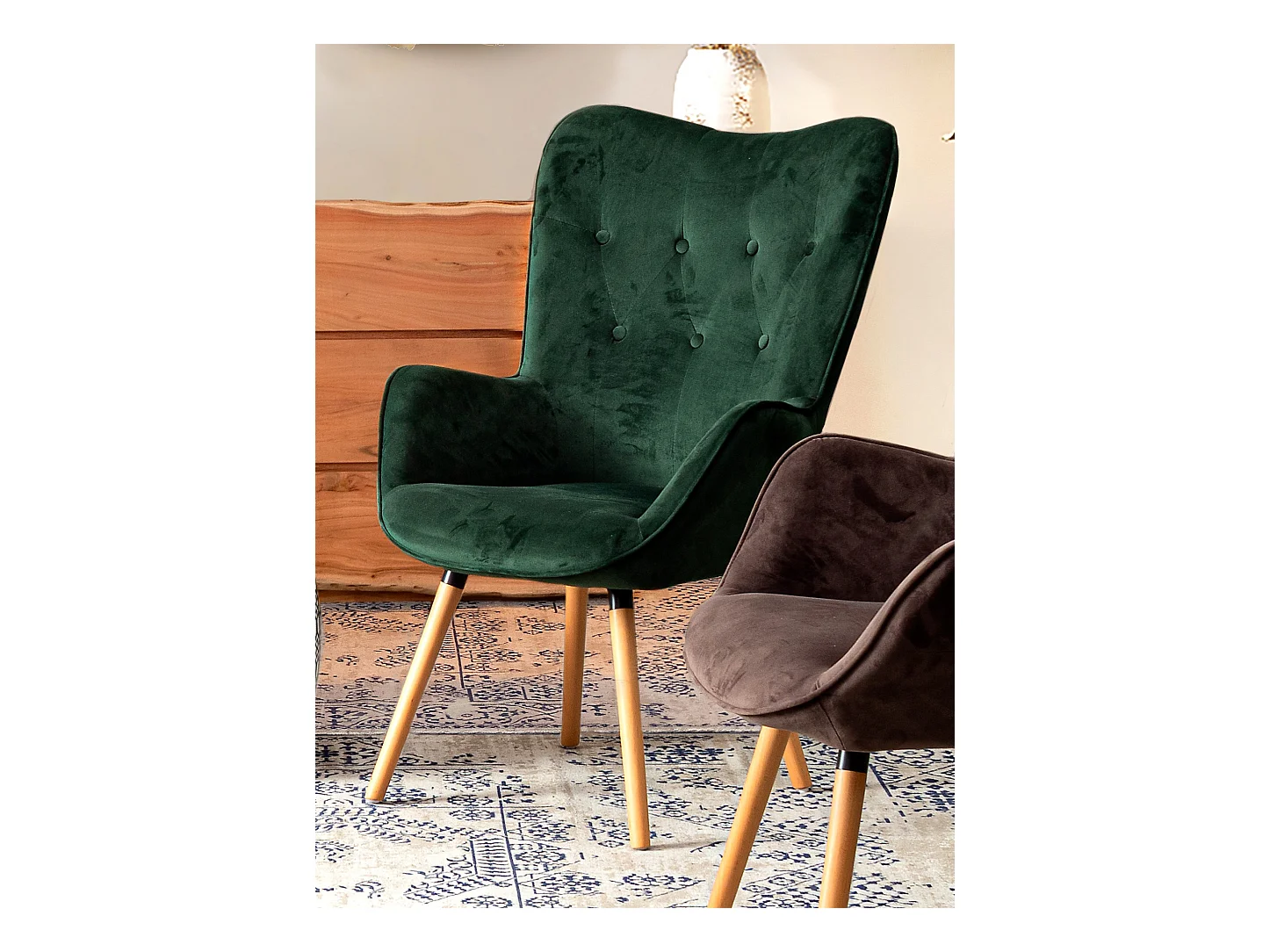 Roméo groene fluwelen fauteuil en houten poten