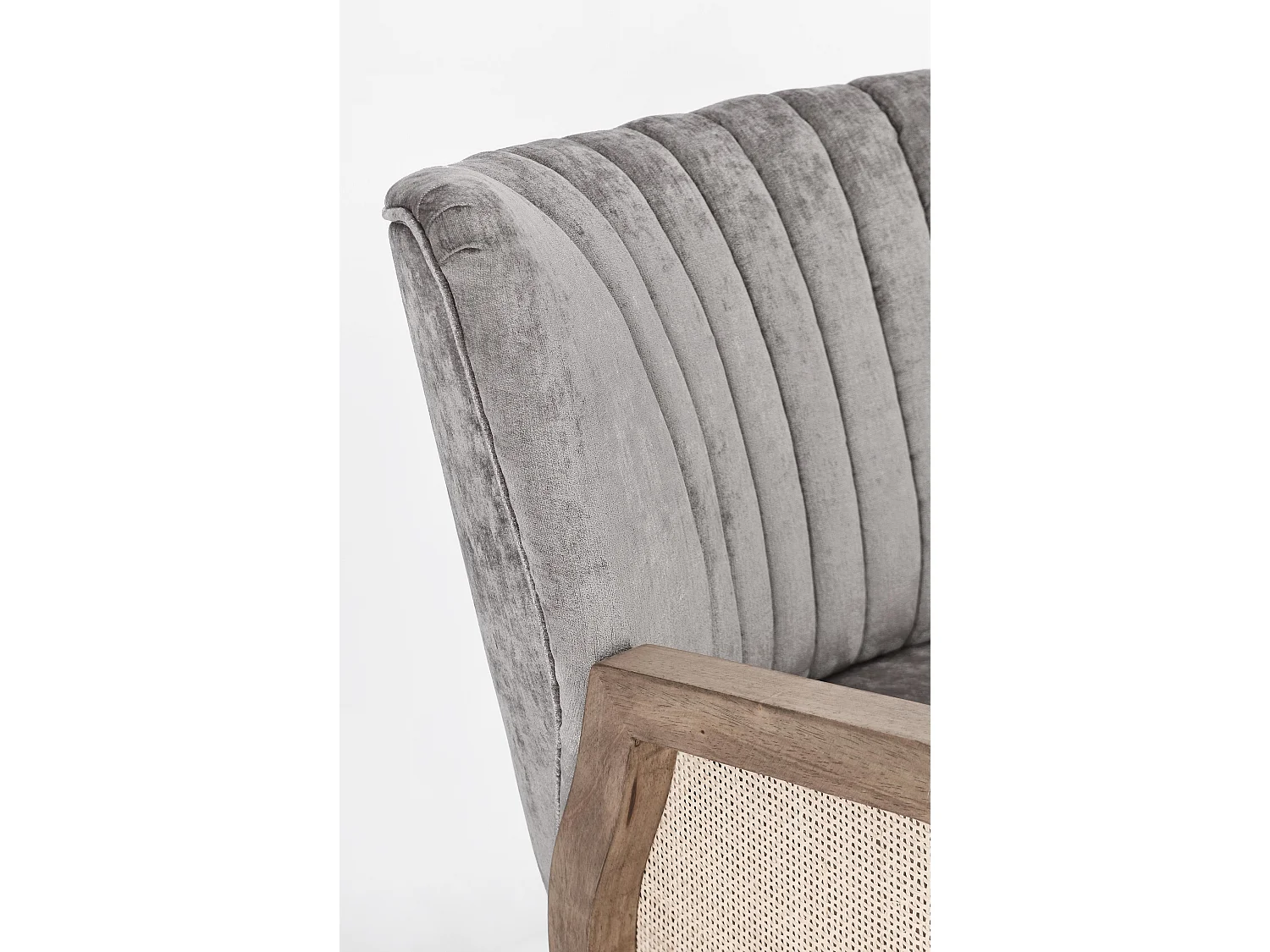 Fauteuil en bois naturel et rotin assise velours gris Rucha 64cm