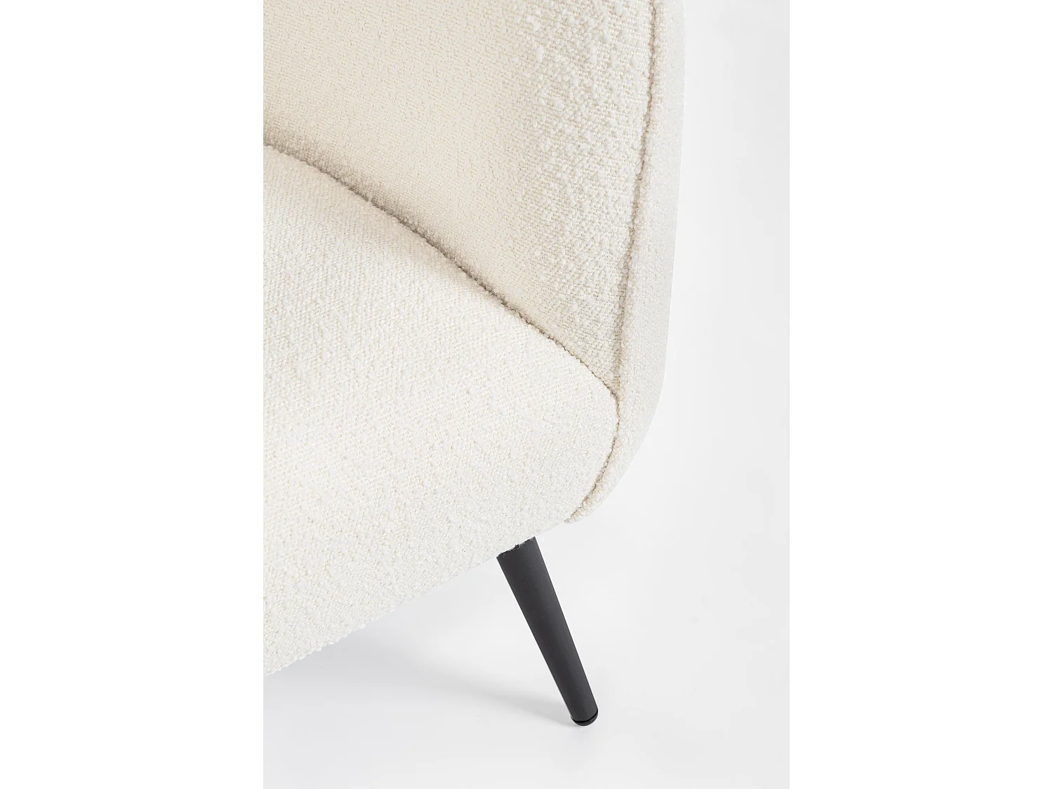 Fauteuil moderne tissu doux bouclé blanc et pieds acier noir Kadole 76cm