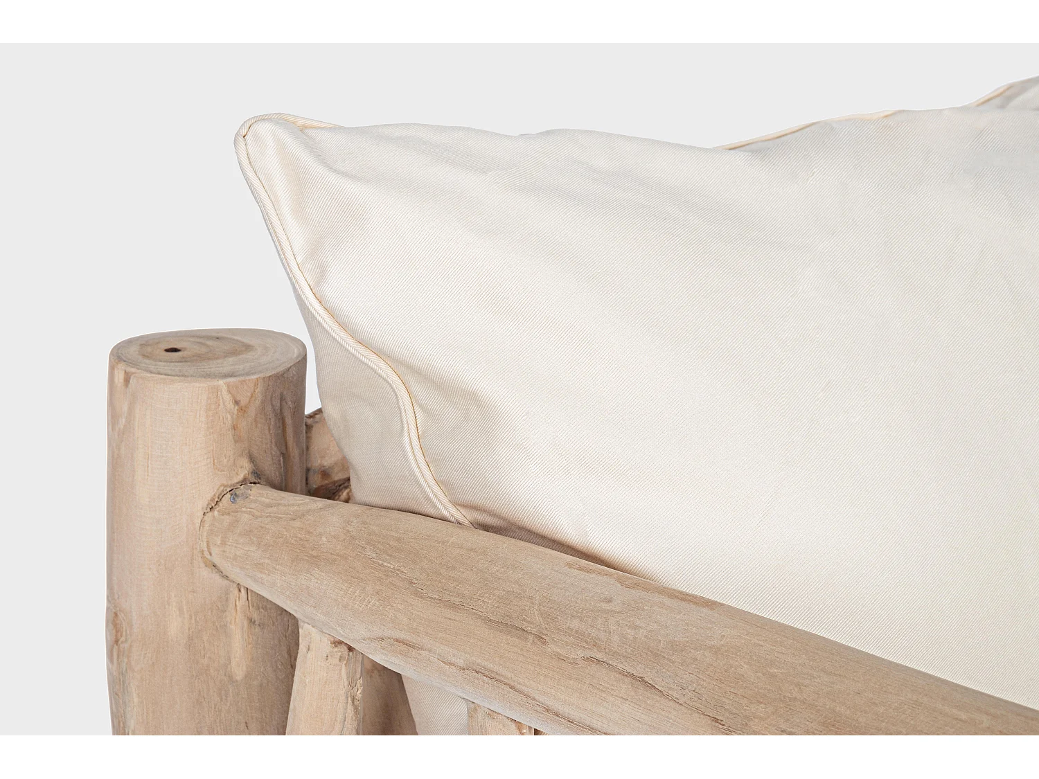 Fauteuil en bois teck naturel avec coussin blanc Sary