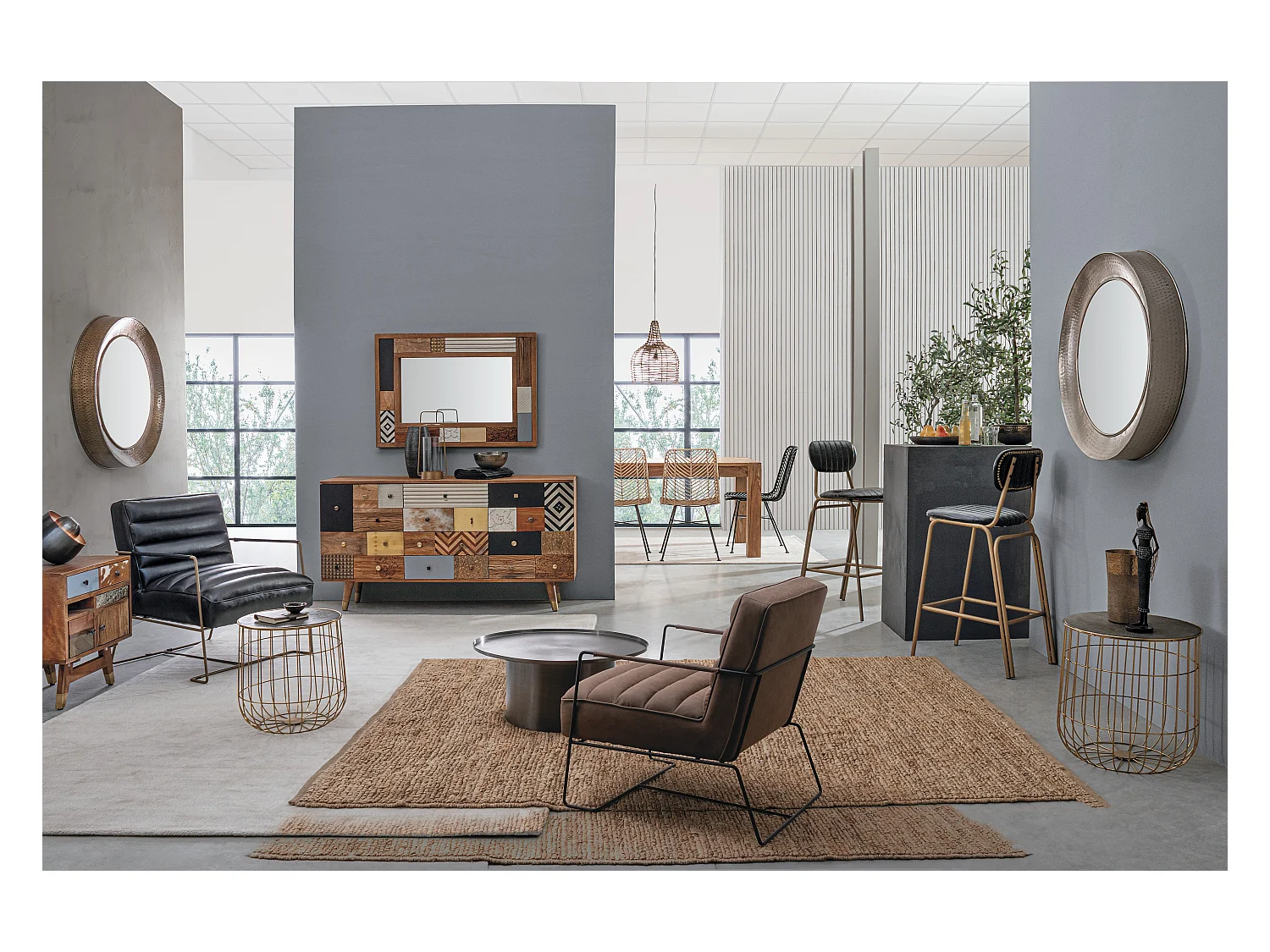 Fauteuil en simili cuir noir et pieds en acier Brina