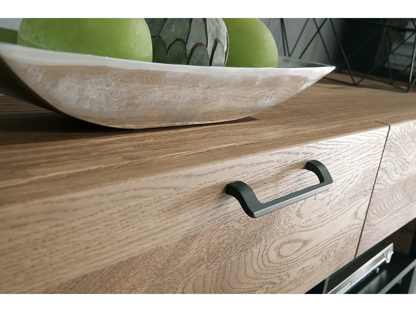 Mueble TV en madera de roble miel y acero negro 2 cajones Mazora 135 cm