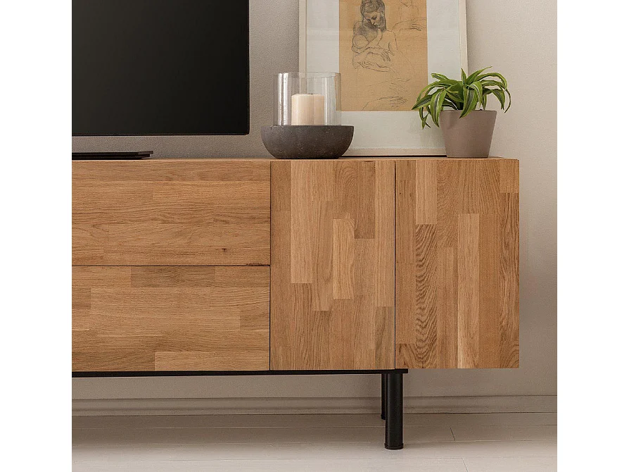 Meuble TV en chêne massif et acier noir 2 portes 4 tiroirs Maury 220cm