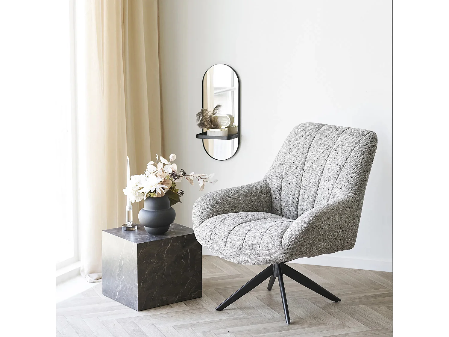 Miroir ovale avec étagère en bois noir OLBIA – L 25 x H 60cm