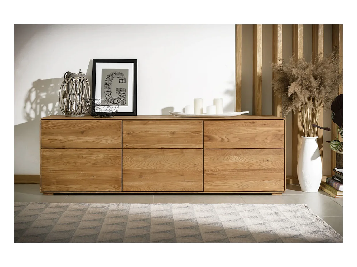 Aparador bajo en madera maciza de roble 3 puertas Inka 172 cm