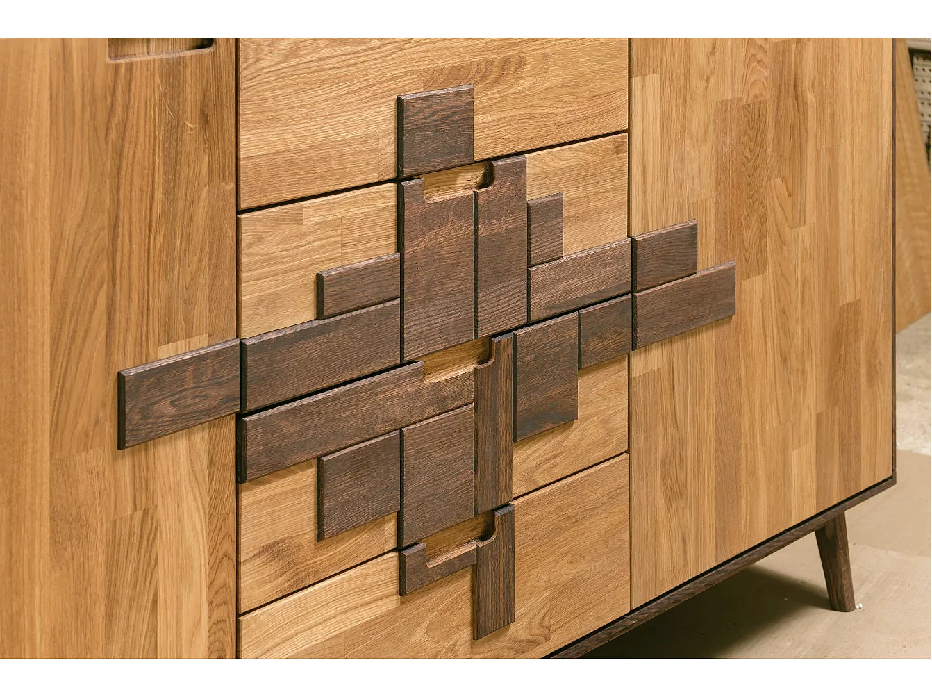 Aparador roble macizo natural y marrón 2 puertas 4 cajones Thayla 160 cm