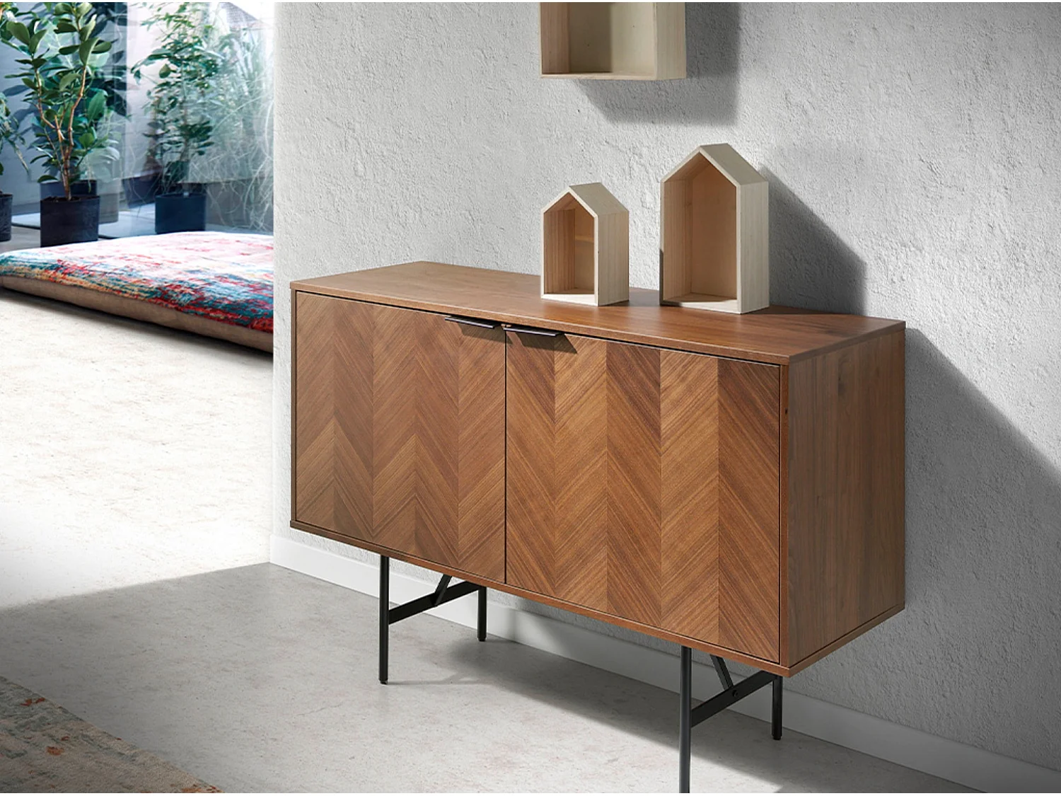 Roza Aparador moderno pequeño de 2 puertas con patas de acero negro 120 cm