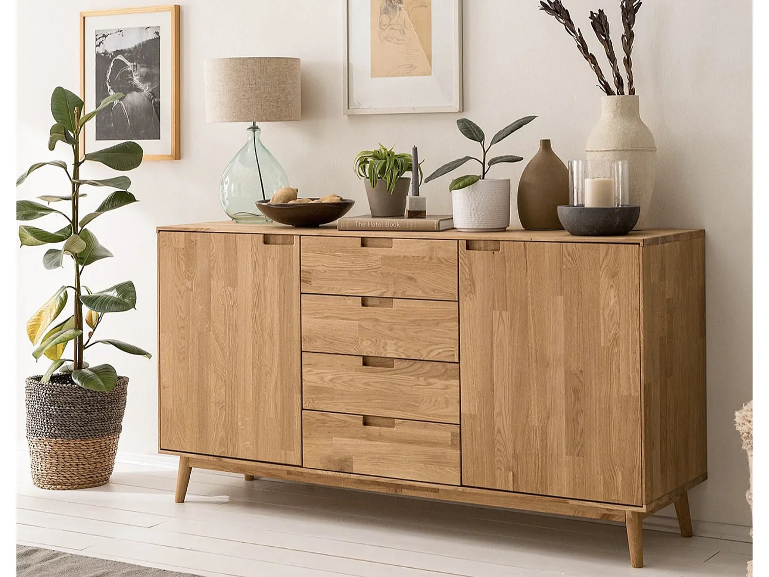 Aparador Kundy madera maciza de roble 2 puertas 4 cajones 160 cm