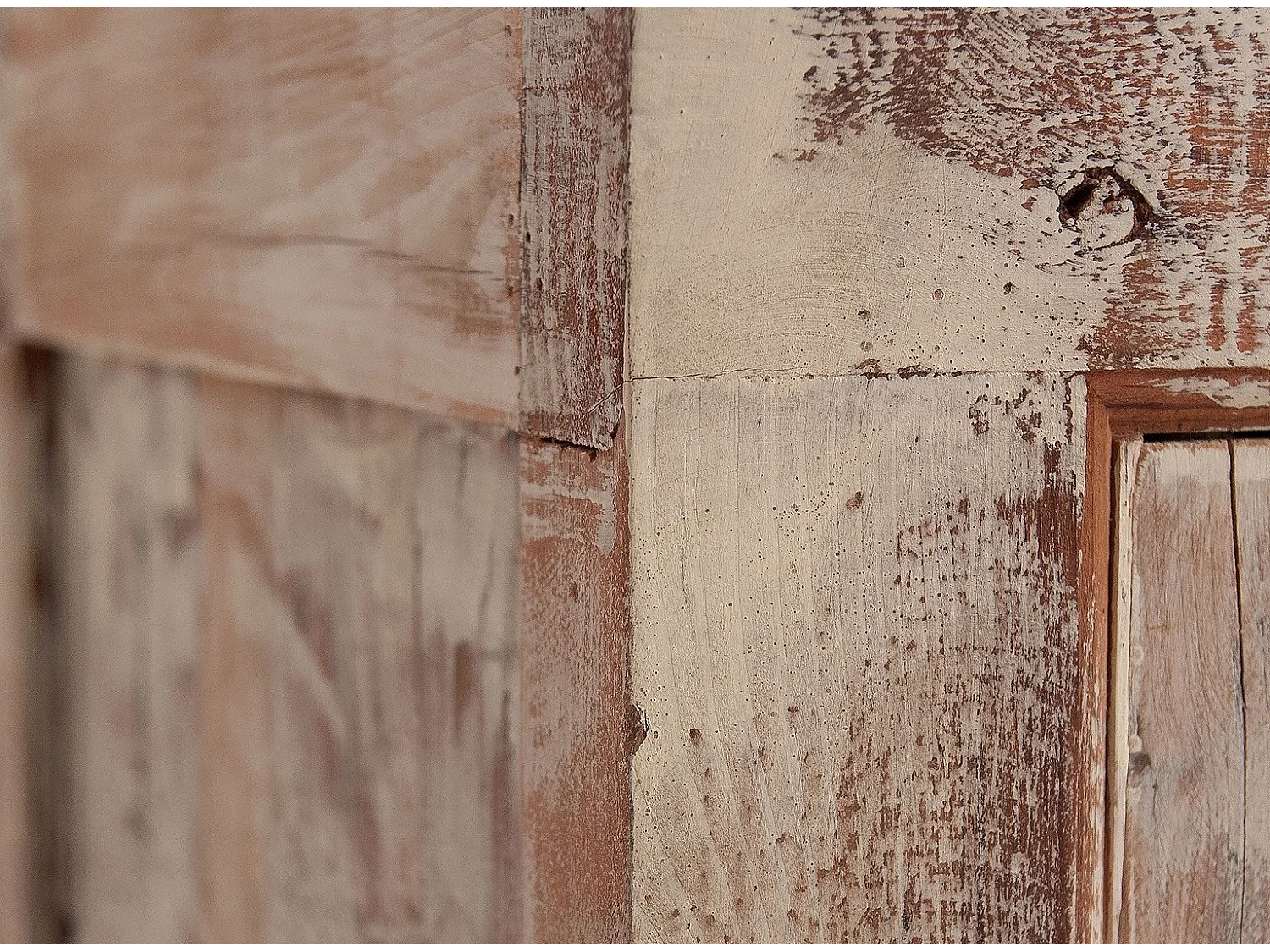 Aparador Maggi de 4 puertas y 2 cajones de pino macizo recuperado, decapado en blanco