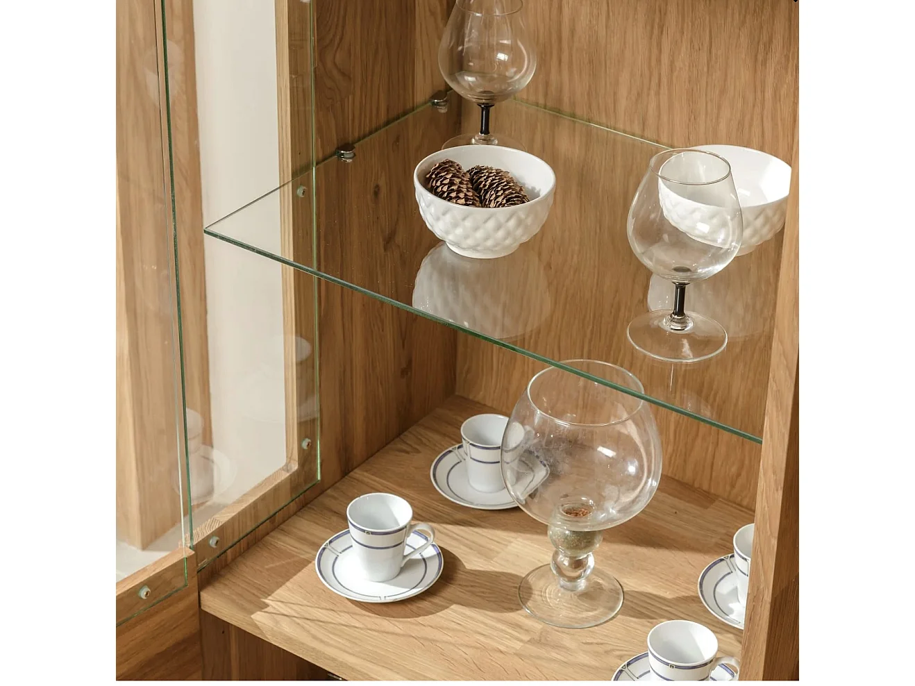 Aparador con vitrina de madera maciza de roble miel 3 puertas Divina 180 cm