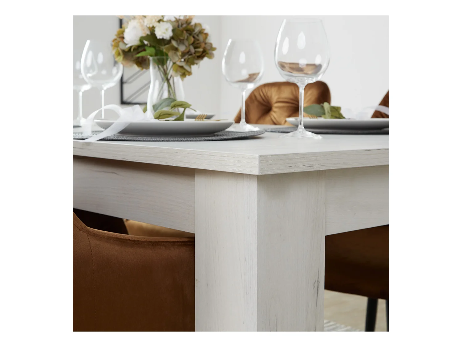 Ensemble table à manger et chaises - 160x90 cm, extensible à 200 cm, marron et blanc - Table en bois avec 4 chaises en velours