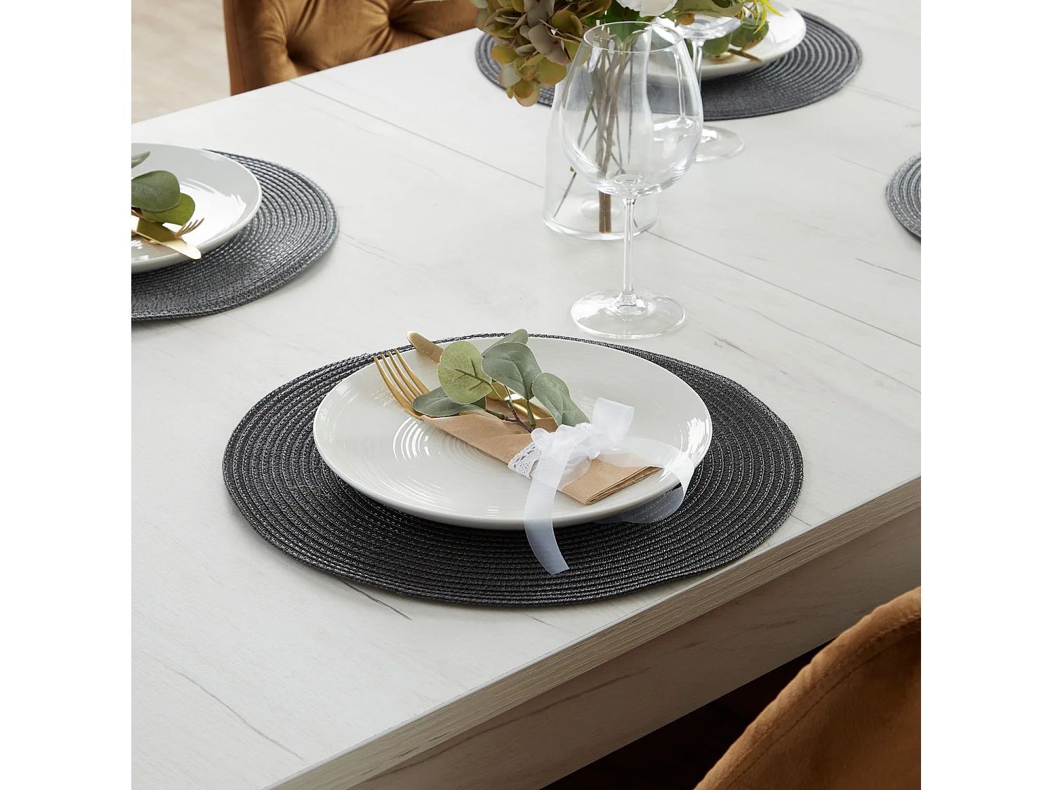 Ensemble table à manger et chaises - 160x90 cm, extensible à 200 cm, marron et blanc - Table en bois avec 4 chaises en velours