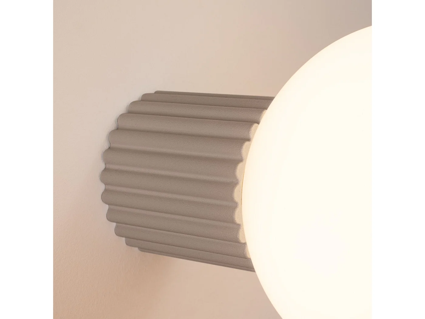 Applique Orbis taupe IP44