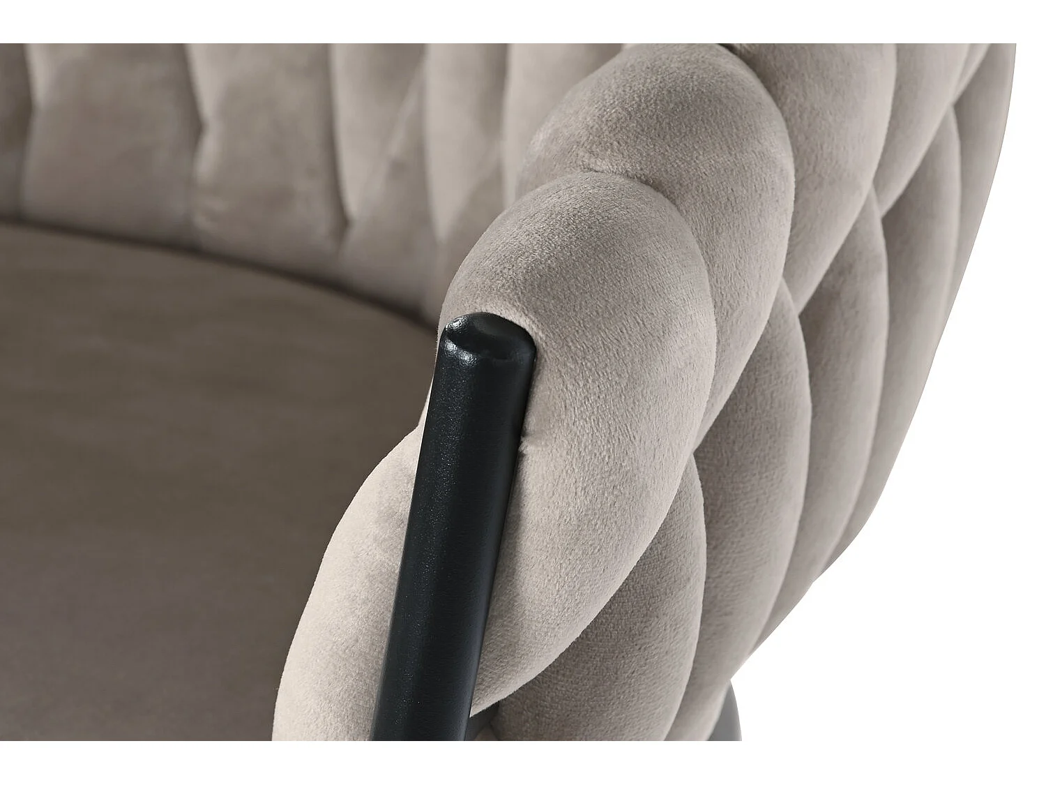 PP PU STOEL 48X55X83 WIT GEVOERD, ideaal voor uw huis. Voegt glamour en een speciaal tintje toe aan uw huis.