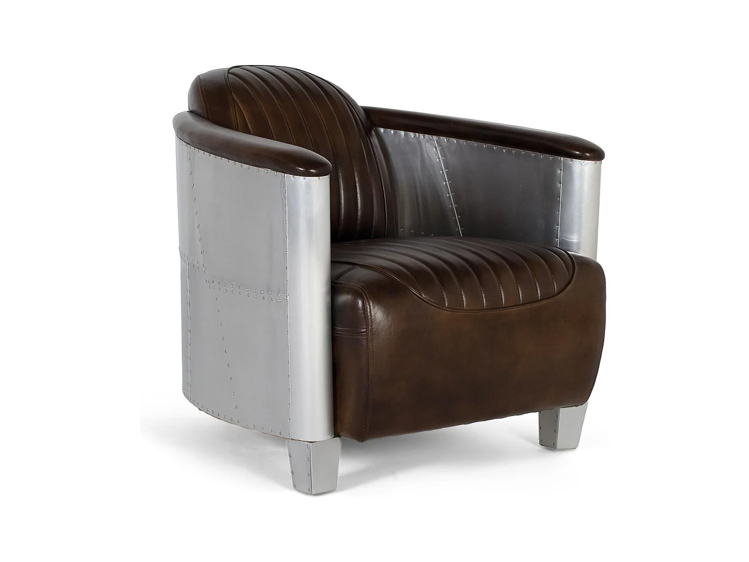 Fauteuil bekleed met bruin leer met een verouderde afwerking