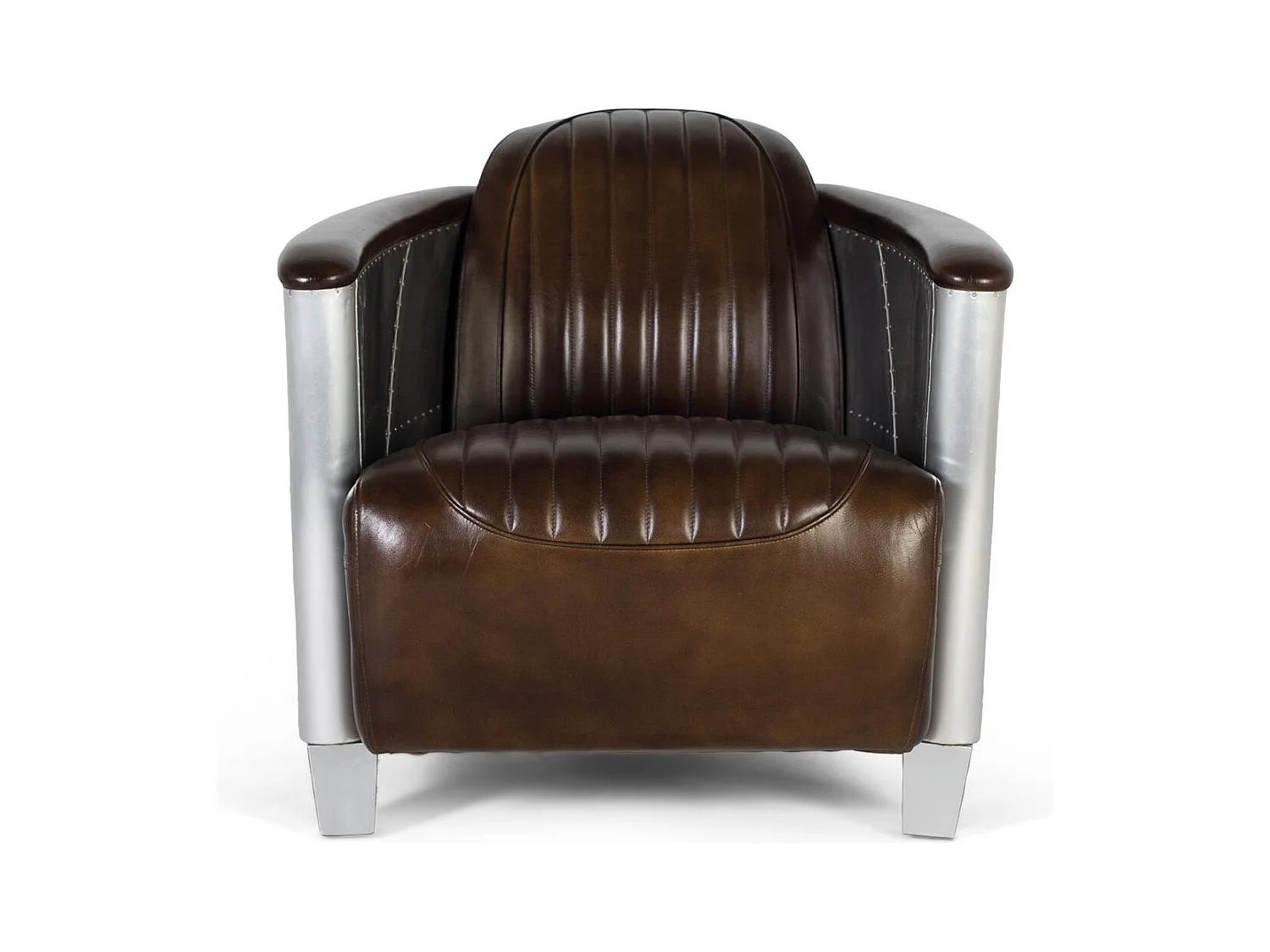 Fauteuil bekleed met bruin leer met een verouderde afwerking