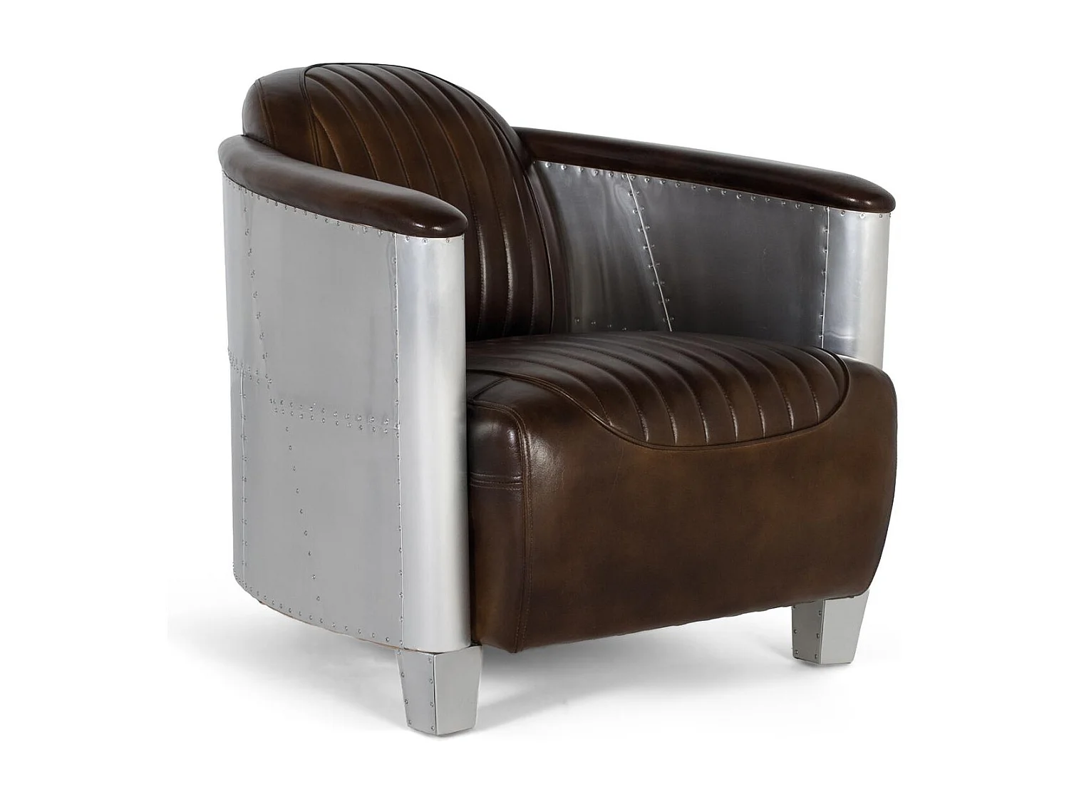 Fauteuil recouvert de cuir marron avec une finition vieillie