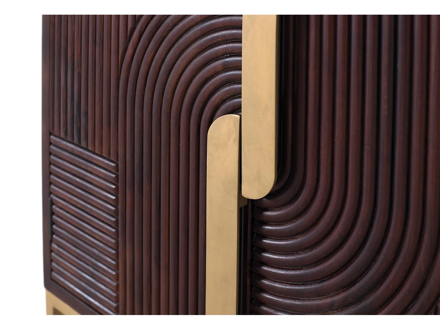 Sideboard aus massivem Mangoholz mit goldenen Details