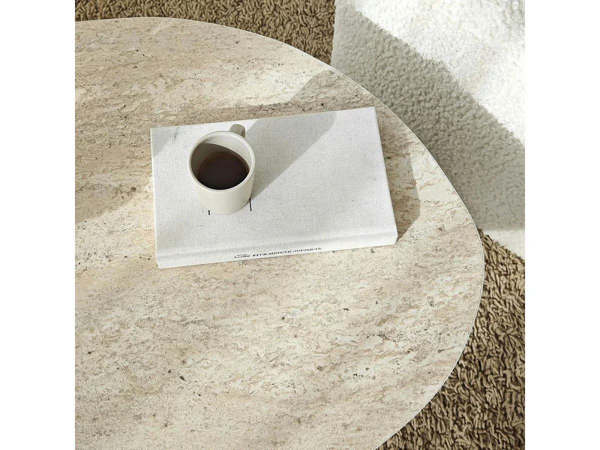 Table basse design effet travertin, forme galet MARFA