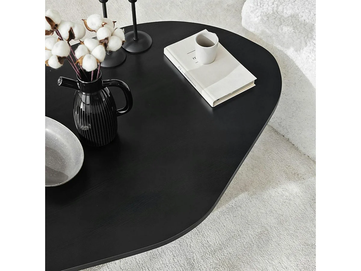 Table basse design noire, forme organique galet MARFA