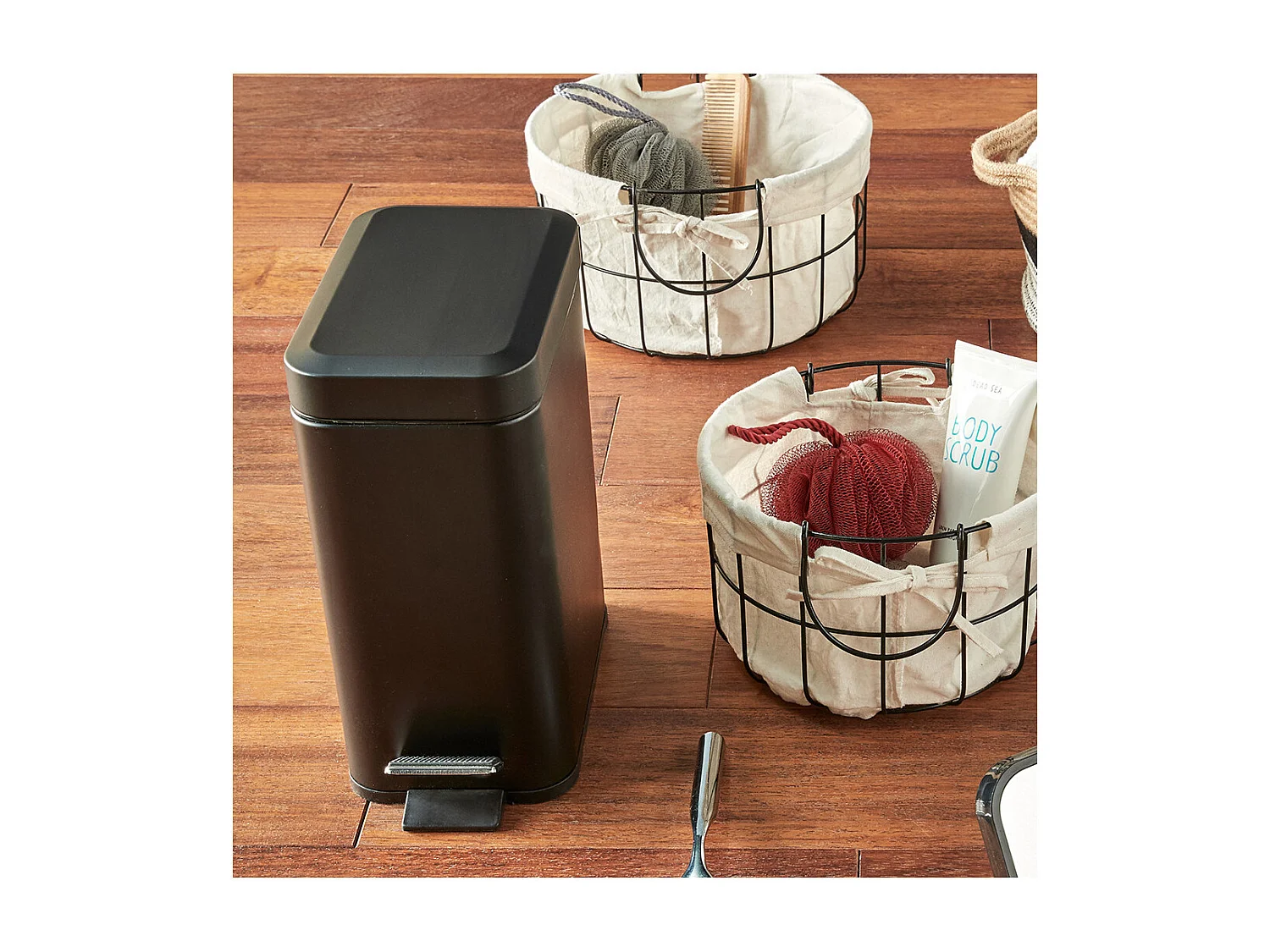 Poubelle salle de bain 5L à pédale