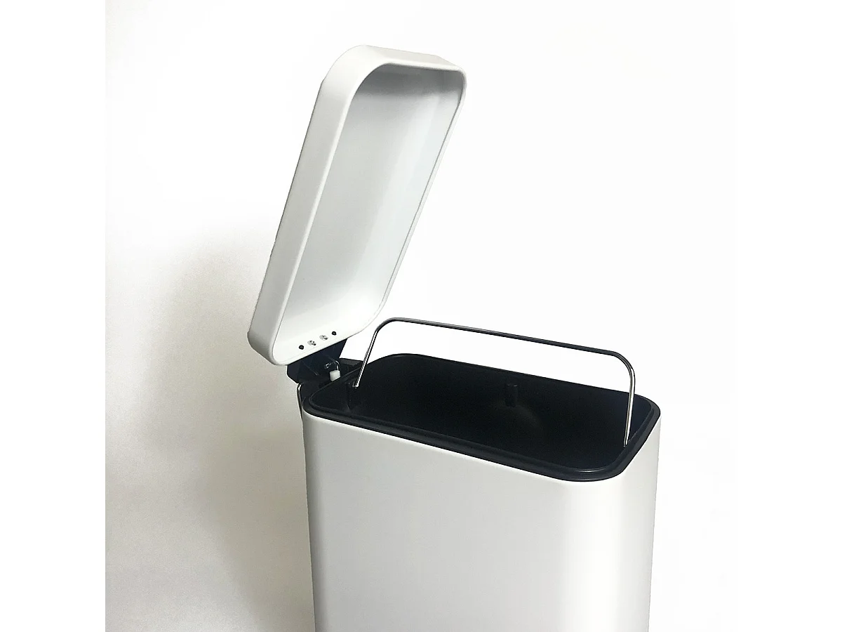 Poubelle salle de bain 5L à pédale