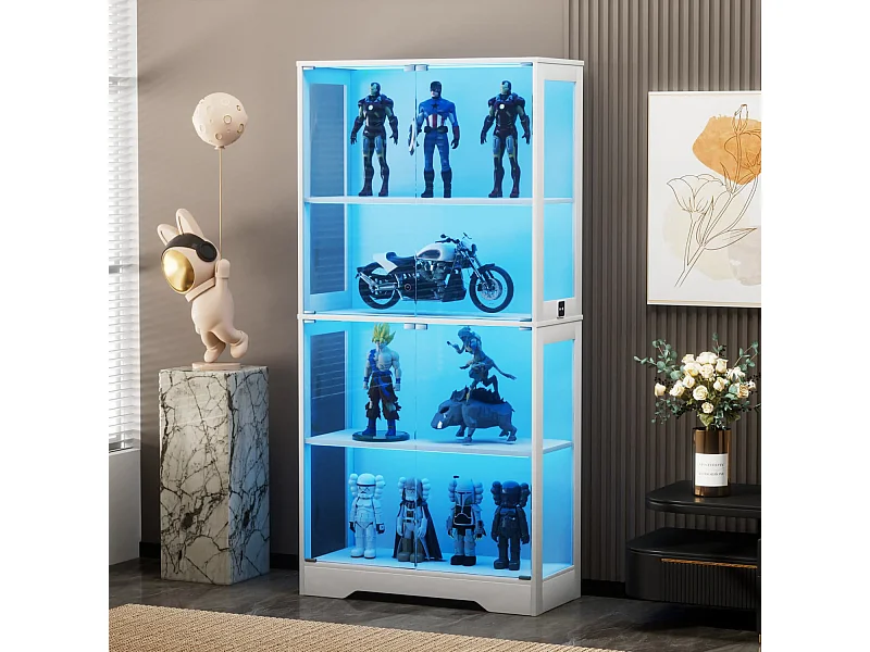 Vierstöckige Glasvitrine mit Stauraum,LED-Beleuchtung,Glastüren und intelligenten Sensoren.Als staubdichte Glasvitrine fürWohnzimmer geeignet