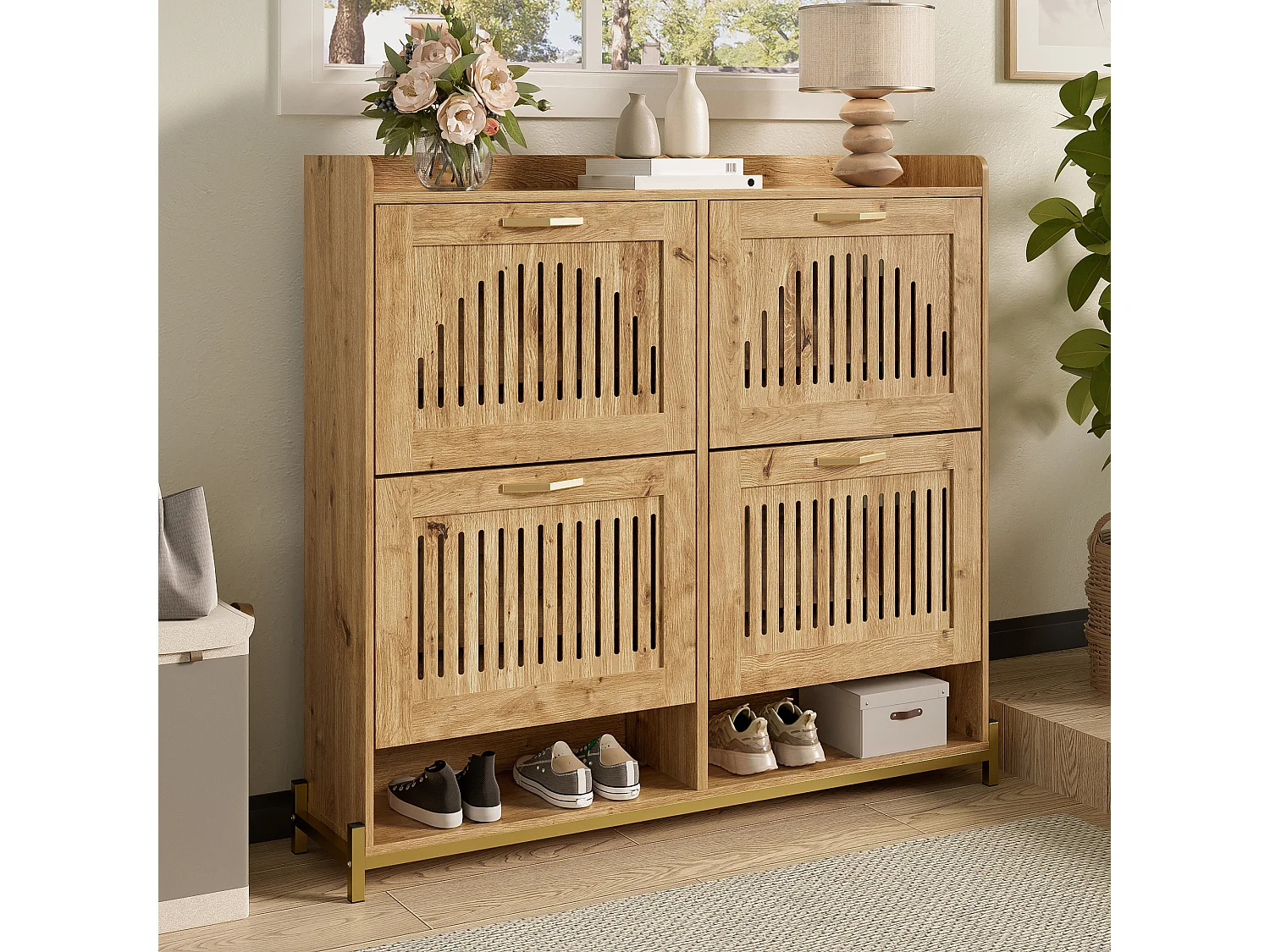 Meuble à chaussures moderne avec portes verticales ajourées - 108.5 x 24 x 100 cm - structure métallique et étagère - MDF - bois