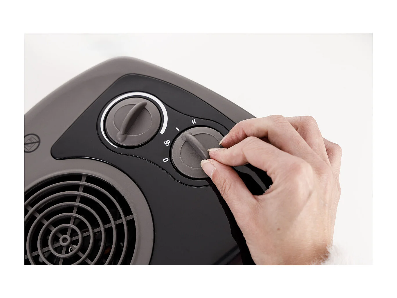 Calefactor ventilador Taurus CA2400 2400W 2 intensidades 24m² negro