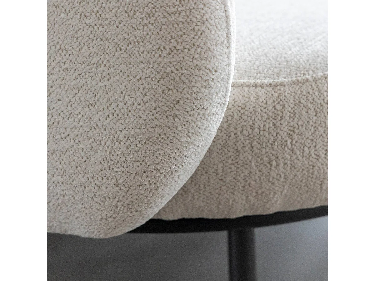 Canapé en tissu bouclette écru Filipa