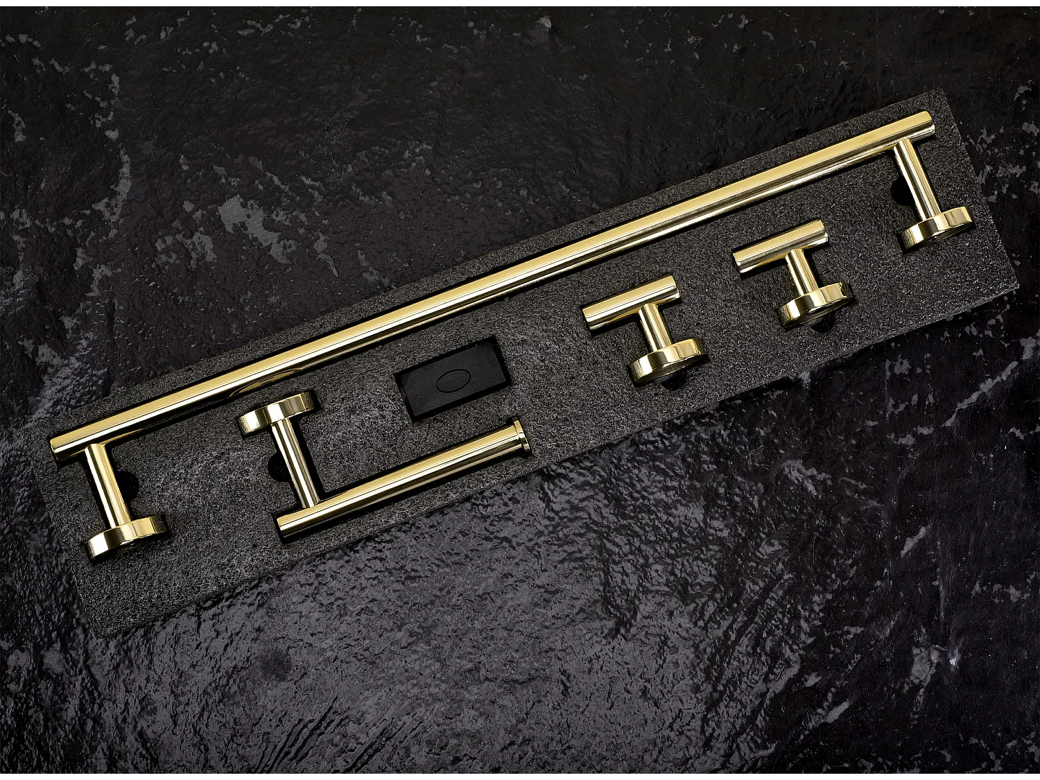 Ensemble De Cintres De Salle De Bain Rea Ari 4 Pieces Gold