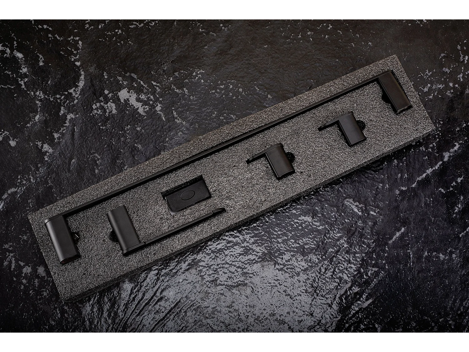 Ensemble De Cintres De Salle De Bain Rea Mati 4 Pieces Black