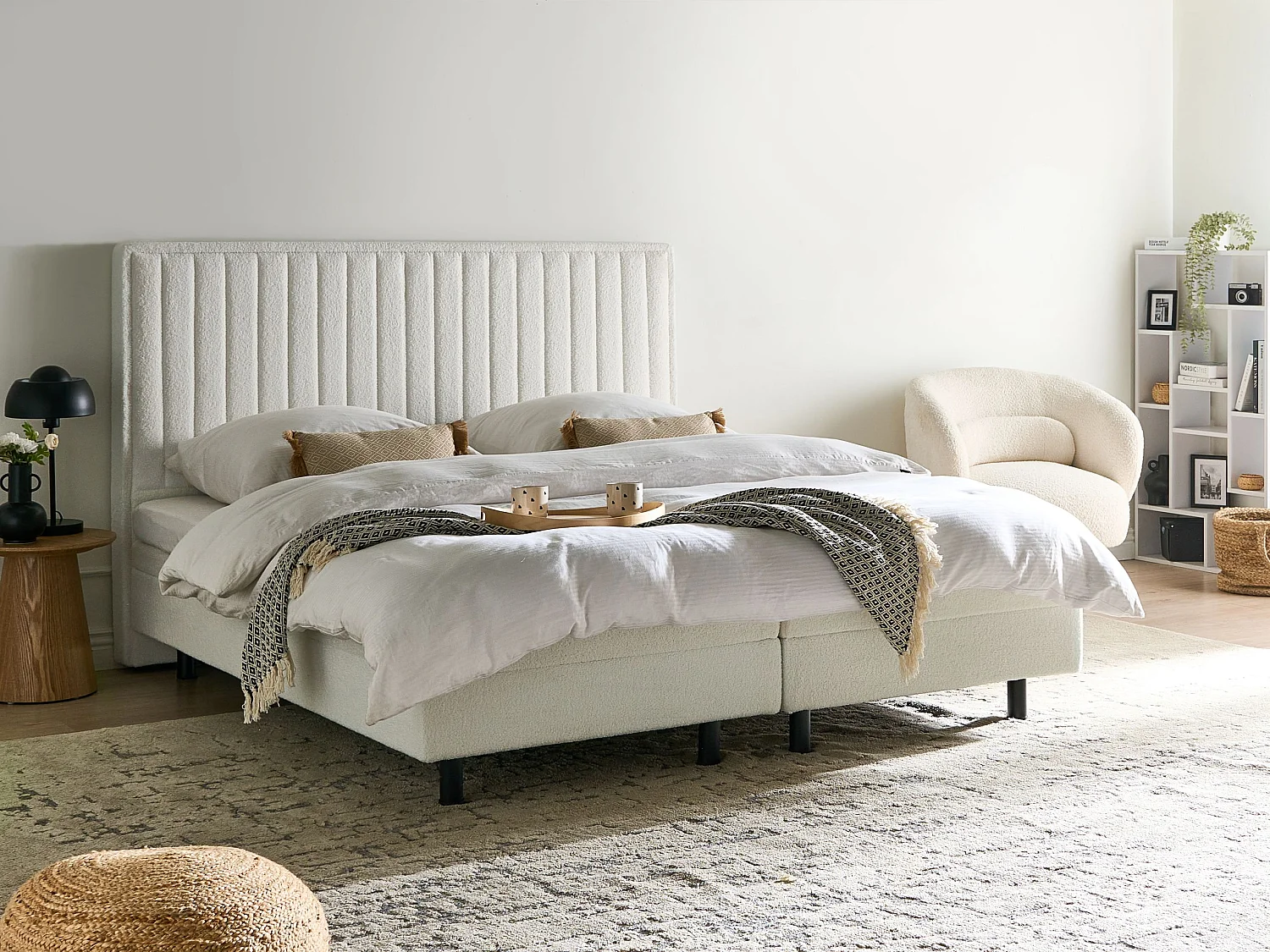 Lit réglable Bouclé CASTELLAN 180 x 200 cm Blanc cassé