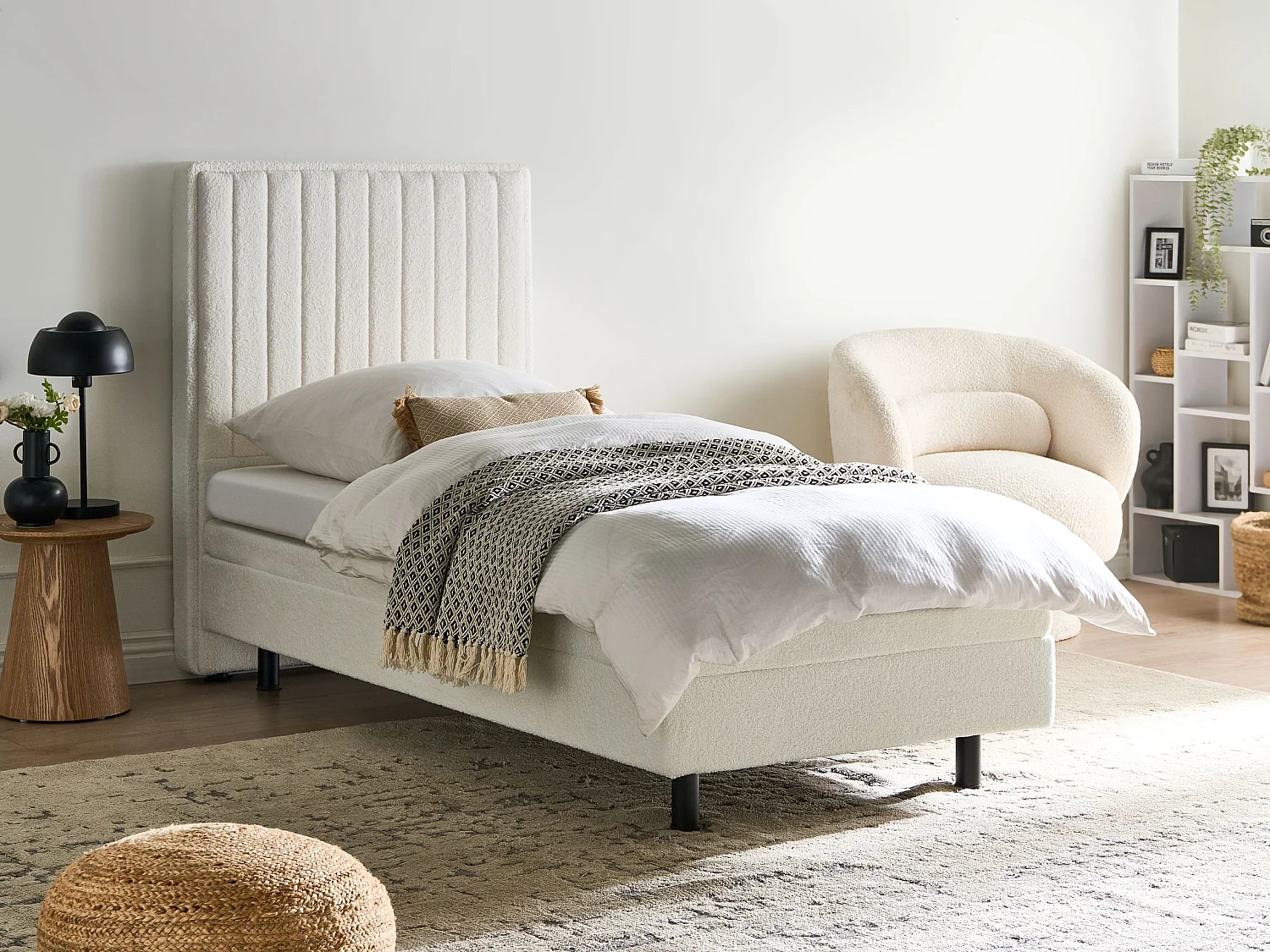 Lit réglable Bouclé CASTELLAN 90 x 200 cm Blanc cassé
