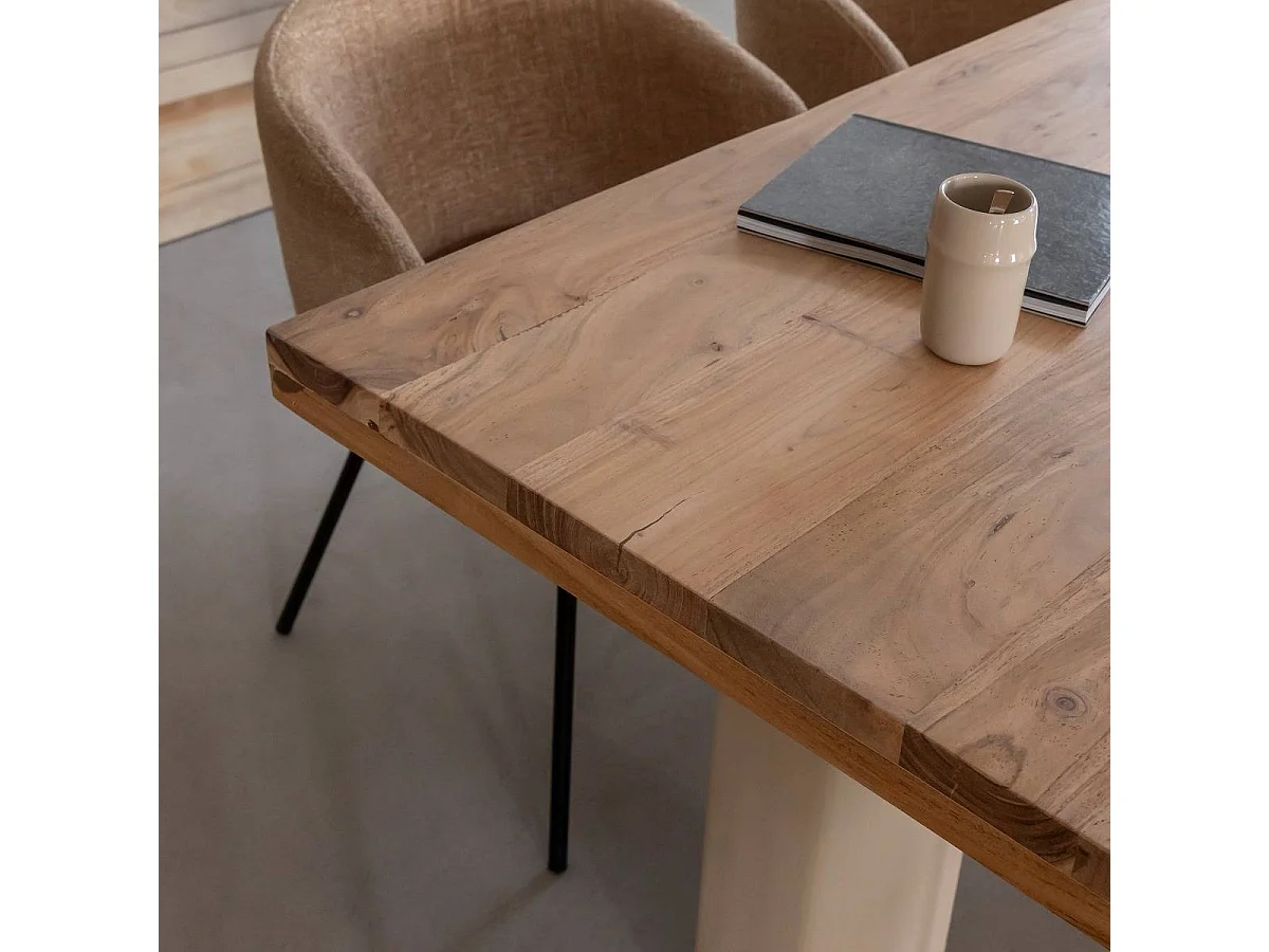 Table à manger en bois d'acacia et pieds en bois effet béton Dalva