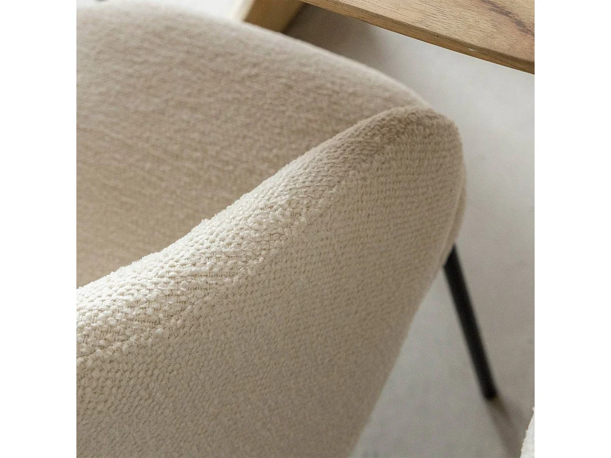 Chaise avec accoudoirs ronds en tissu bouclette écru clair et pieds en métal Cléa (lot de 2)