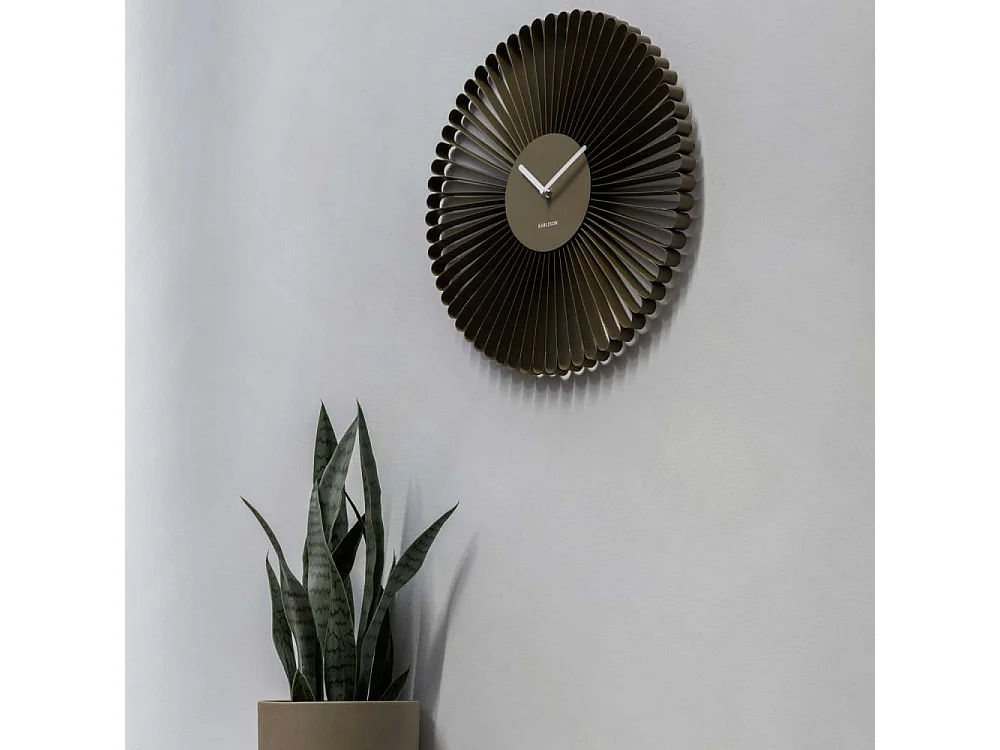 Horloge murale en métal Cascara