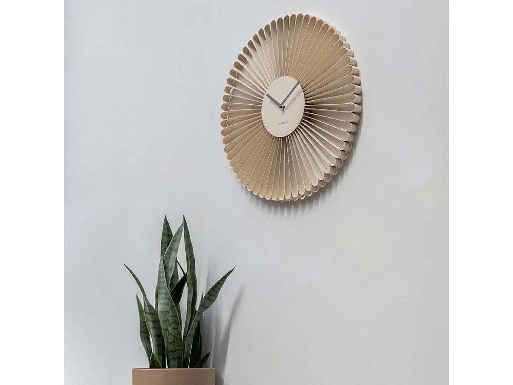 Horloge murale en métal Cascara