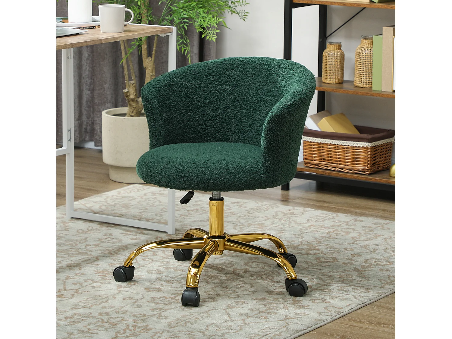 Chaise de bureau design effet courte laine bouclée piètement métal doré vert