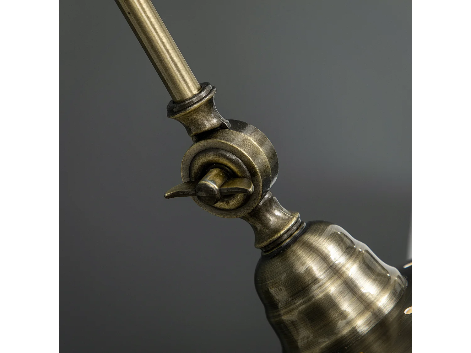 Lampadaire style néo-rétro effet laiton - abat-jour réglable - H.152 cm