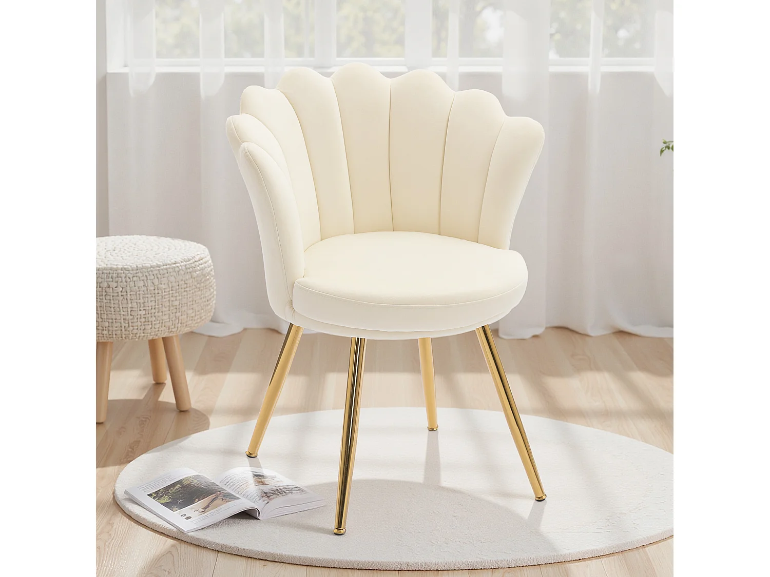 Chaise coquillage chaise design pieds métal dorés effilés velours beige