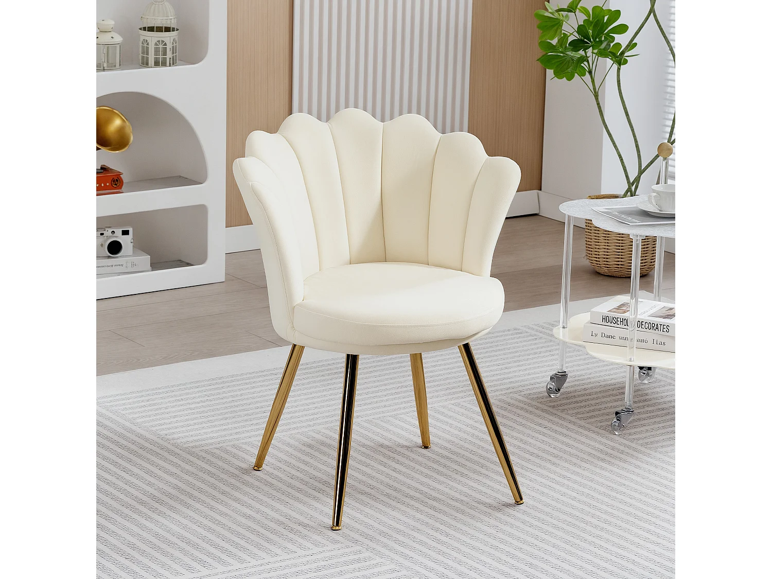 Chaise coquillage chaise design pieds métal dorés effilés velours beige