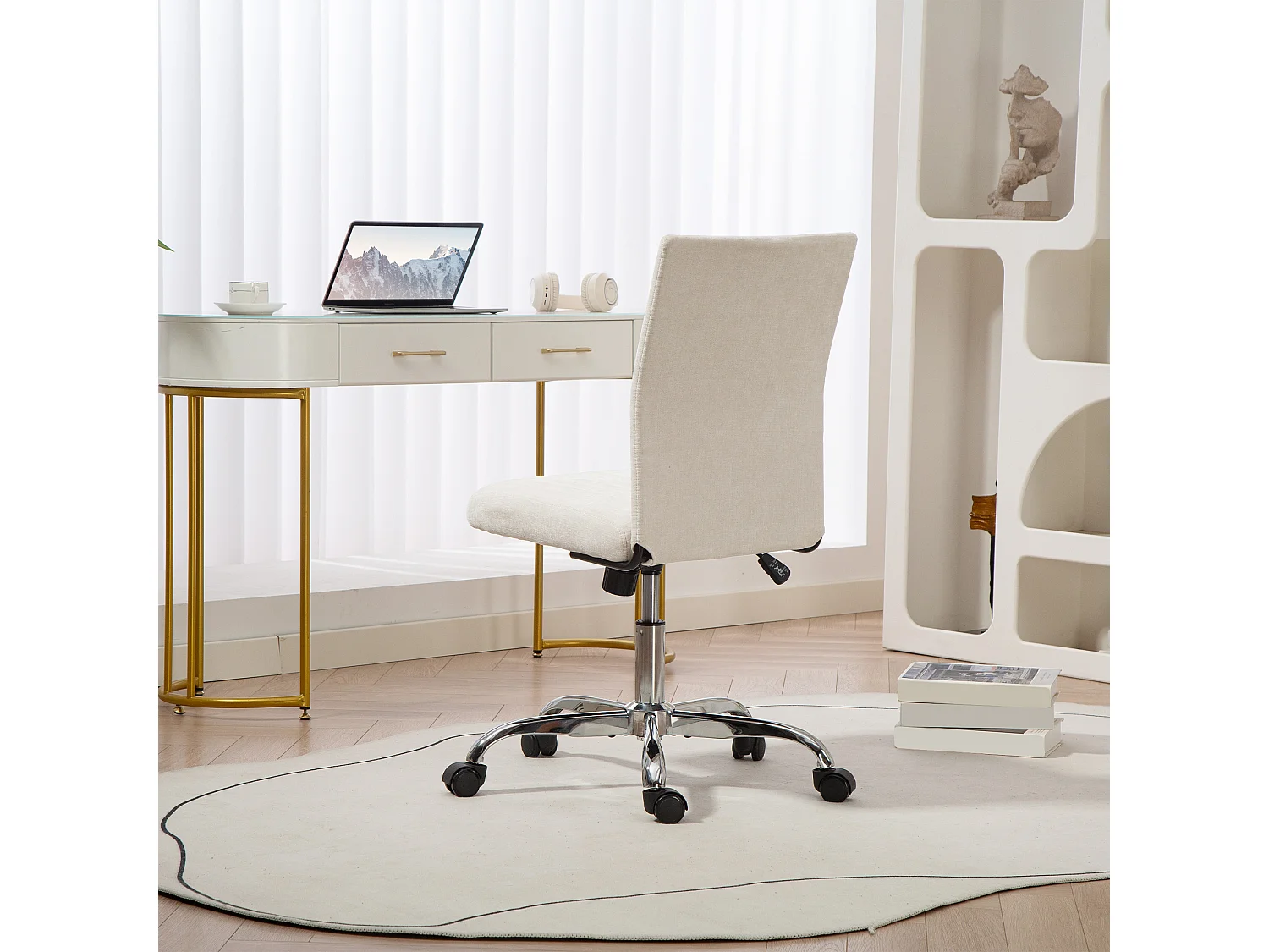 Chaise de bureau design sans accoudoirs surpiqûres verticales tissu blanc cassé