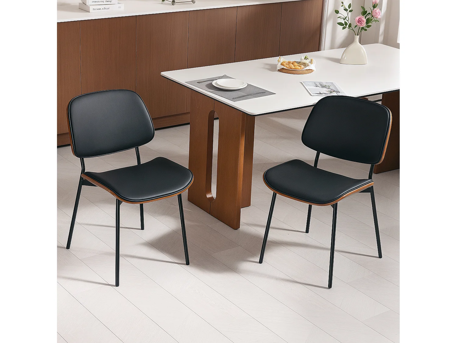 Lot de 2 chaises désign néo-rétro assise dossier cintré bois acier revêtement synthétique noir