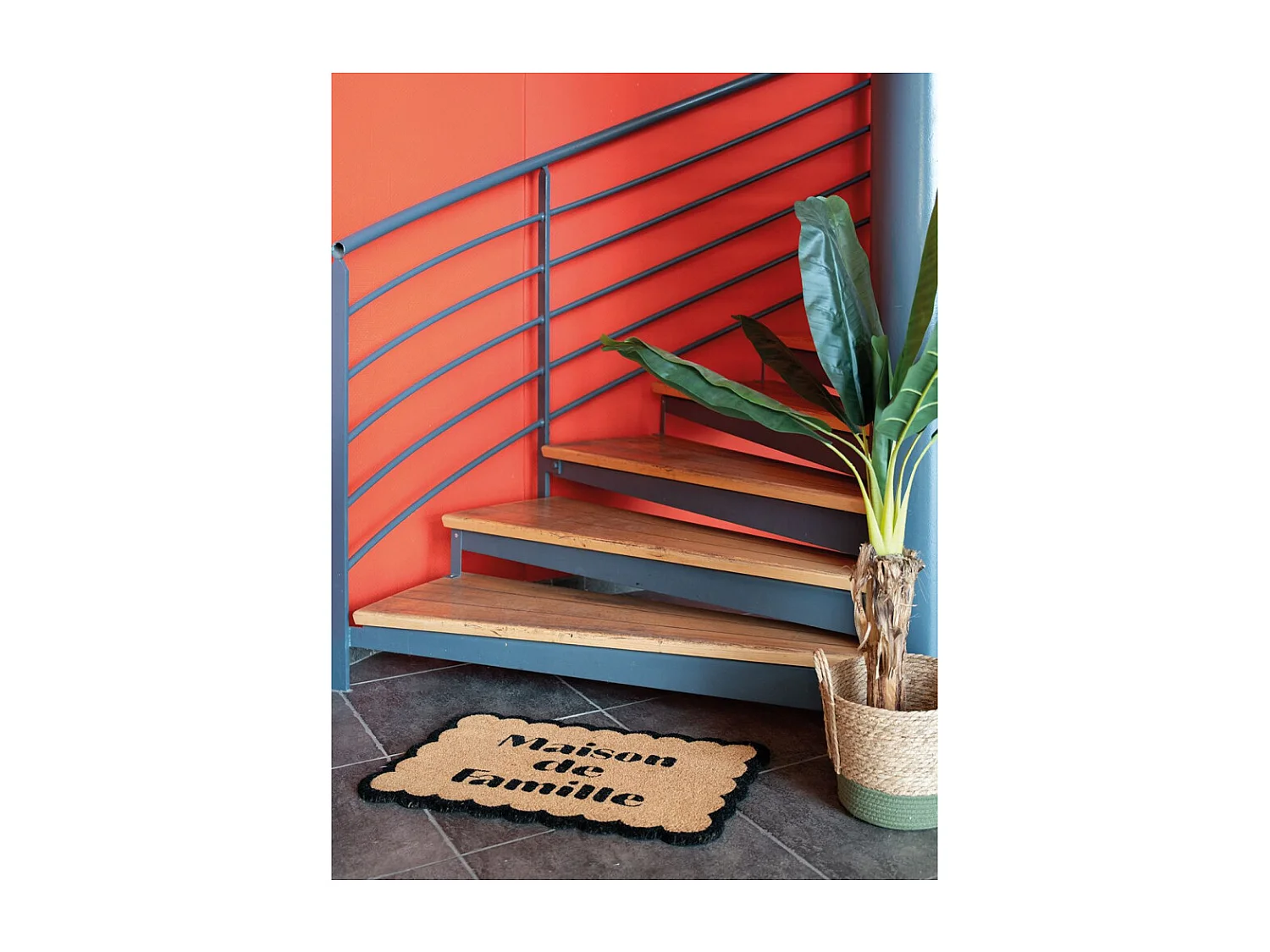 Paillasson en coco Maison de Famille avec découpe arrondie et base antidérapante