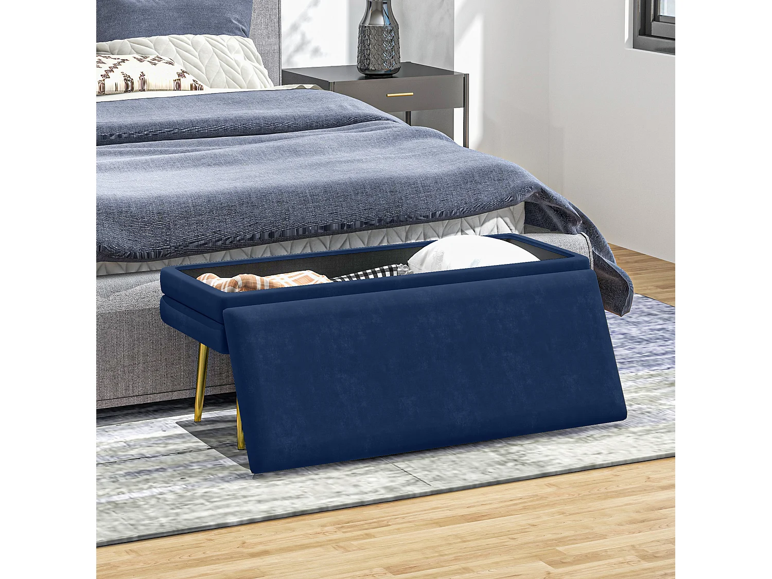 Banquette coffre de rangement 2 en 1 piètement effilé incliné acier doré velours bleu marine