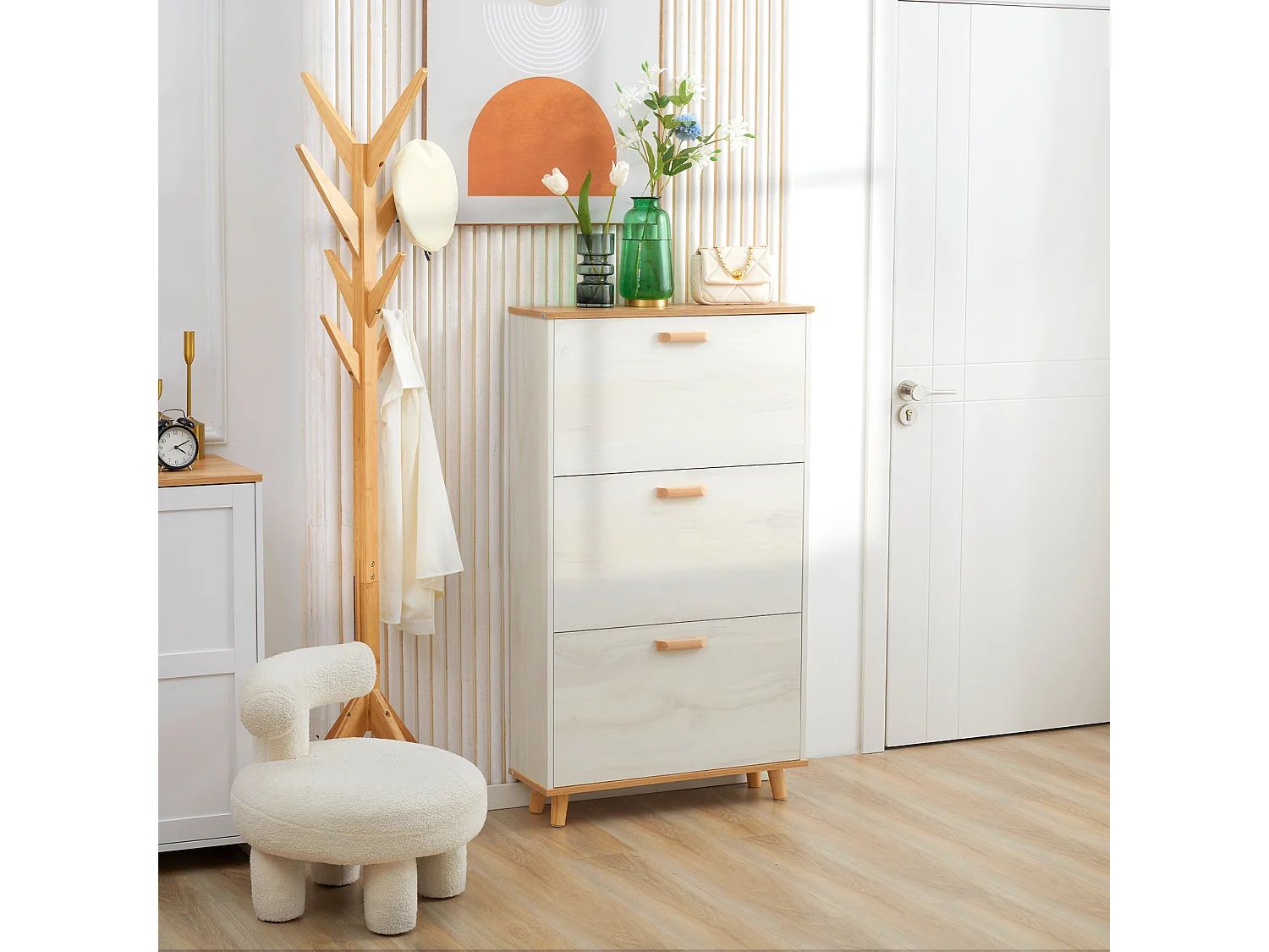 Meuble à chaussures design scandinave 3 portes abattantes 3 étagères réglables bois pin panneaux effet bois blanc