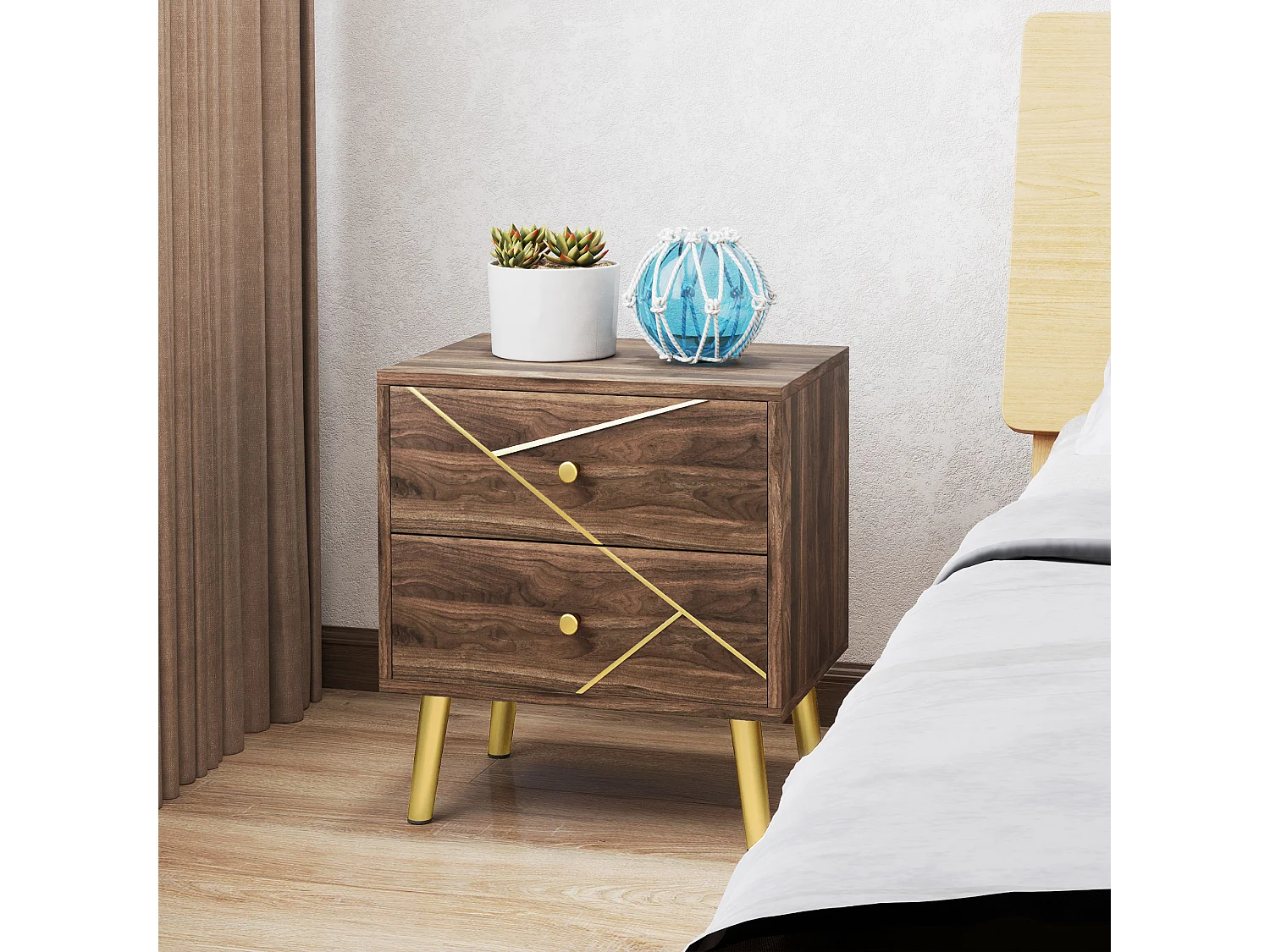 Table de chevet design 2 tiroirs piètement effilé incliné acier poignées boutons lignes dorées effet bois