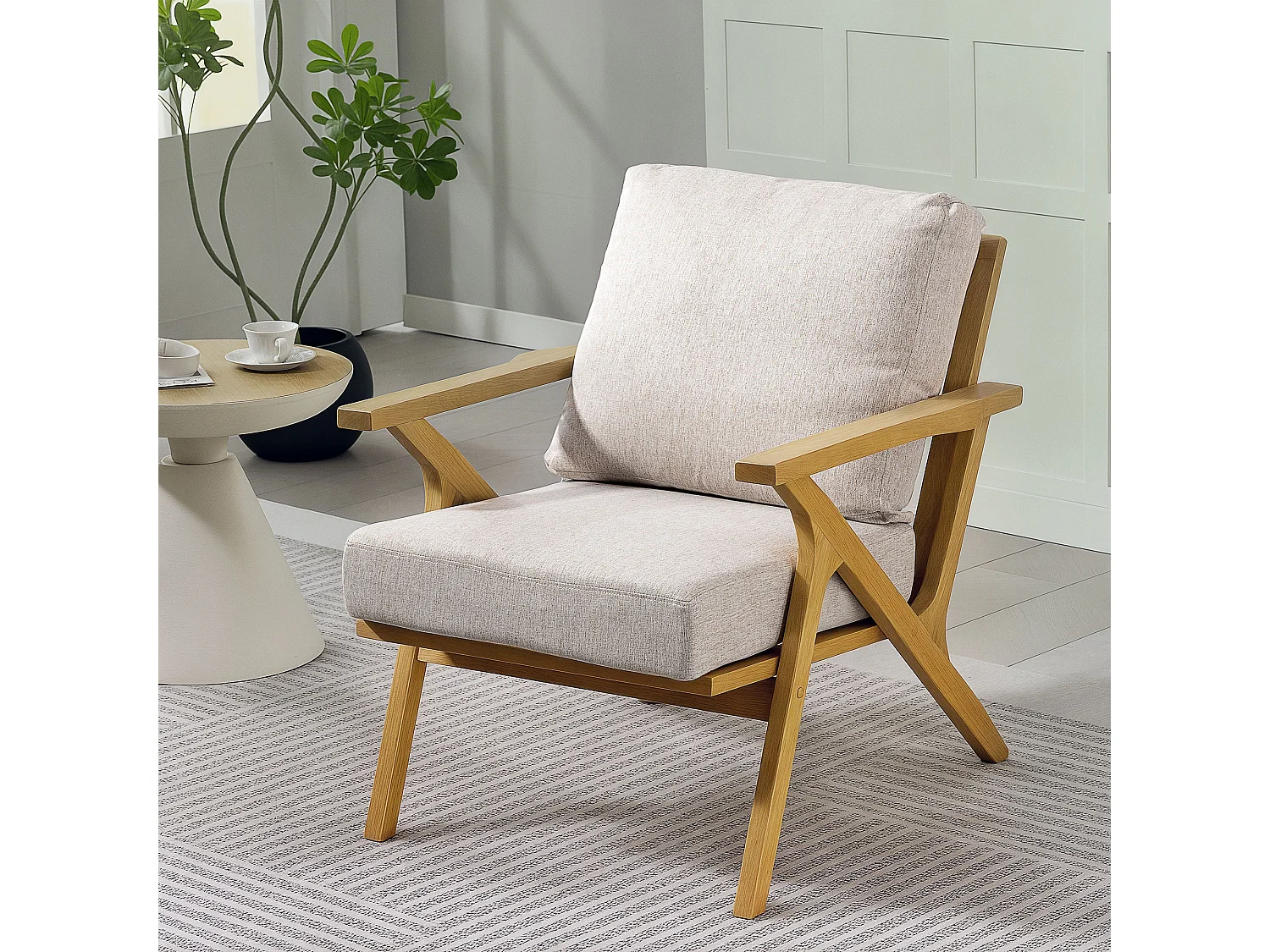 Fauteuil lounge style nordique bois hévéa verni tissu toucher lin beige